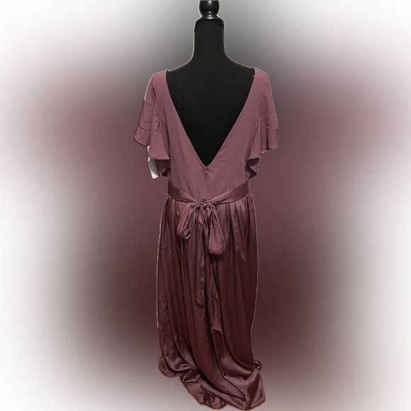 David’s Bridal Simple and elegant long back flutter sleeves gown Chianti S14 NWT - Picture 5 of 9